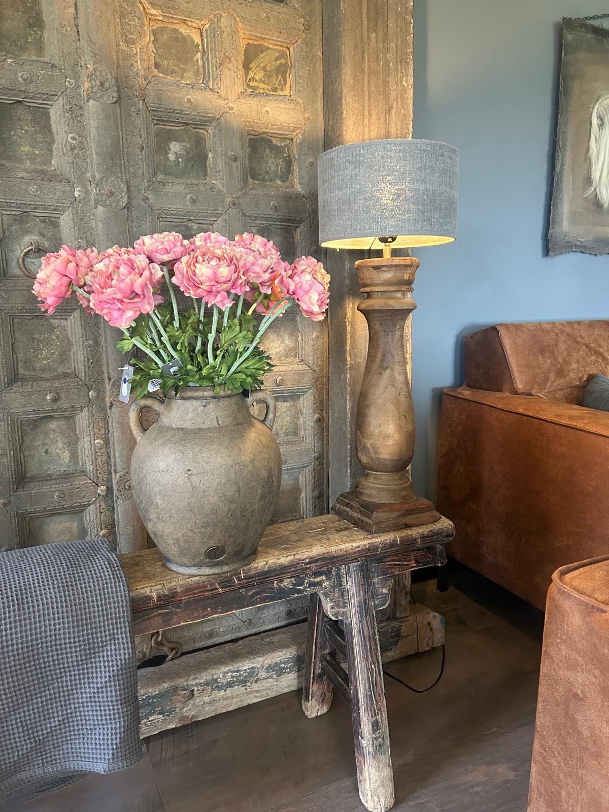 Brynxz Single Ranunculus Ant. Pink 51 cm | Erve Smit Landelijke decoratie Brynxz Single Ranunculus Ant. Pink 51 cm