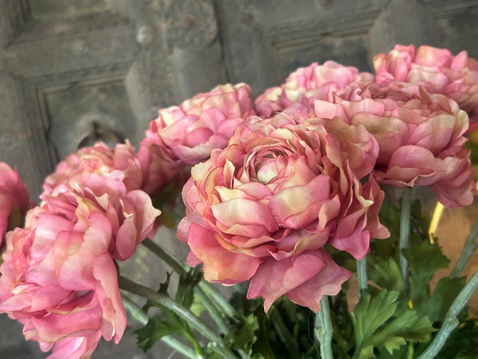 Brynxz Single Ranunculus Ant. Pink 51 cm | Erve Smit Landelijke decoratie Brynxz Single Ranunculus Ant. Pink 51 cm