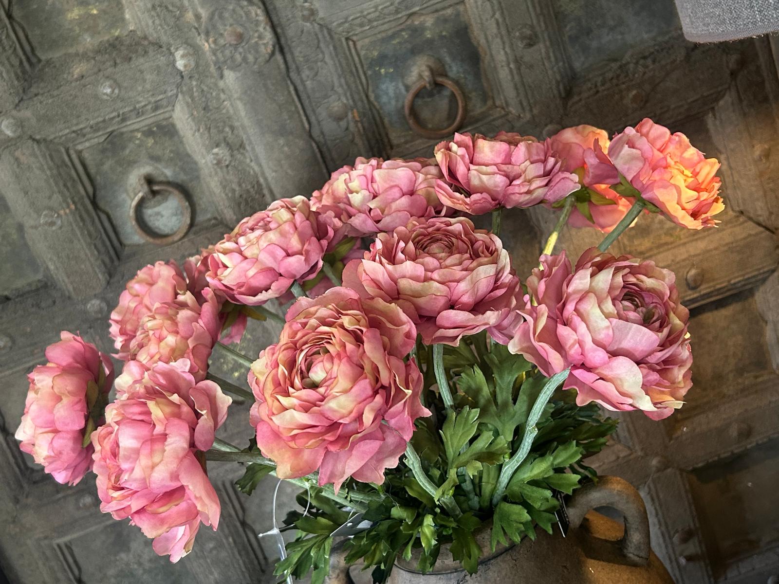 Brynxz Single Ranunculus Ant. Pink 51 cm | Erve Smit Landelijke decoratie Brynxz Single Ranunculus Ant. Pink 51 cm