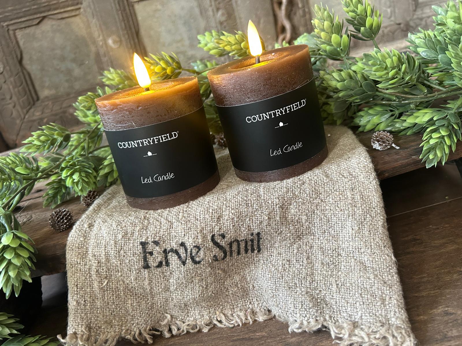 Countryfield Led Stompkaars Bruin 11 cm hoog | Erve Smit Landelijke decoratie Countryfield Led Stompkaars Bruin 11 cm hoog