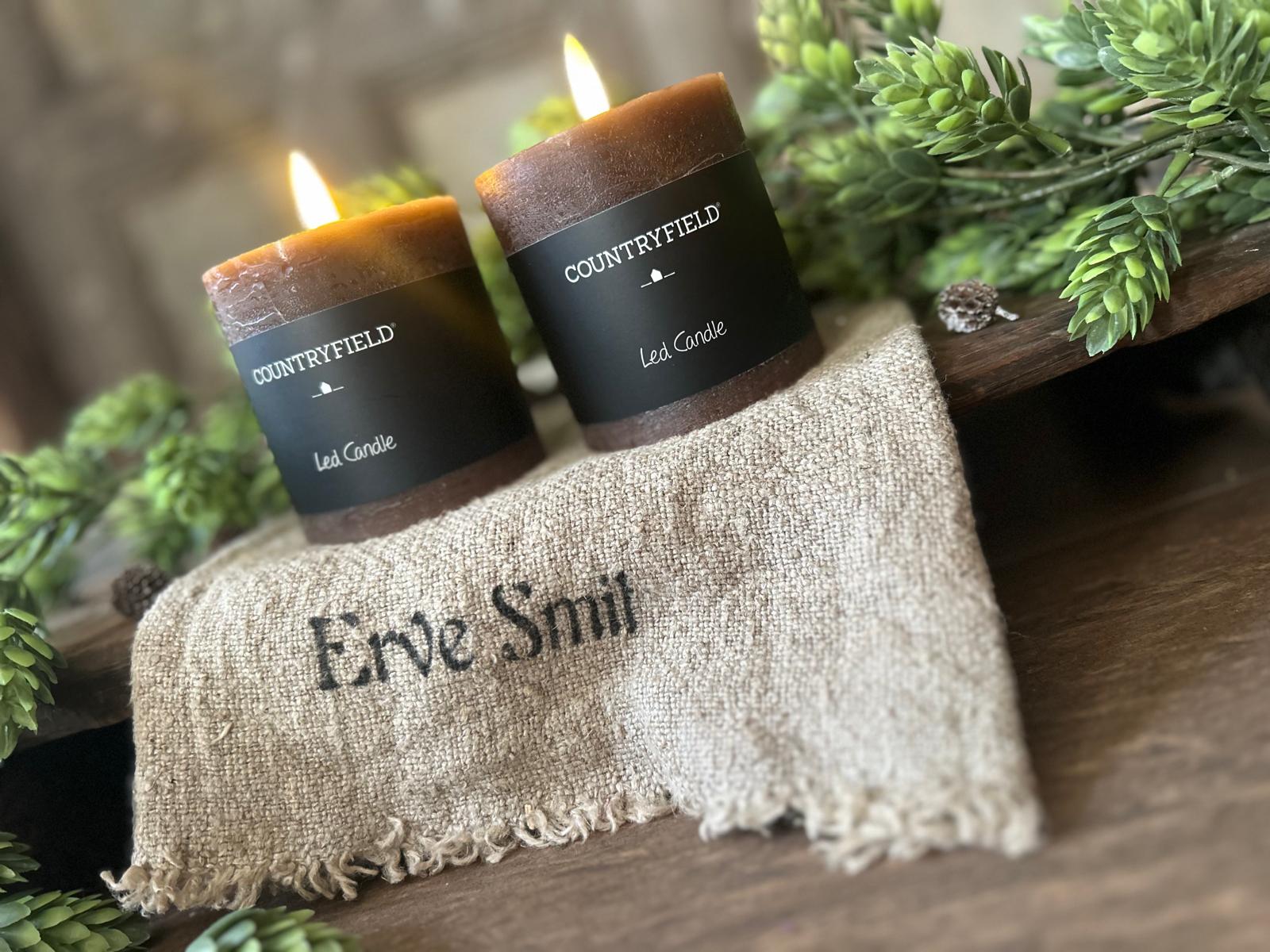 Countryfield Led Stompkaars Bruin 11 cm hoog | Erve Smit Landelijke decoratie Countryfield Led Stompkaars Bruin 11 cm hoog