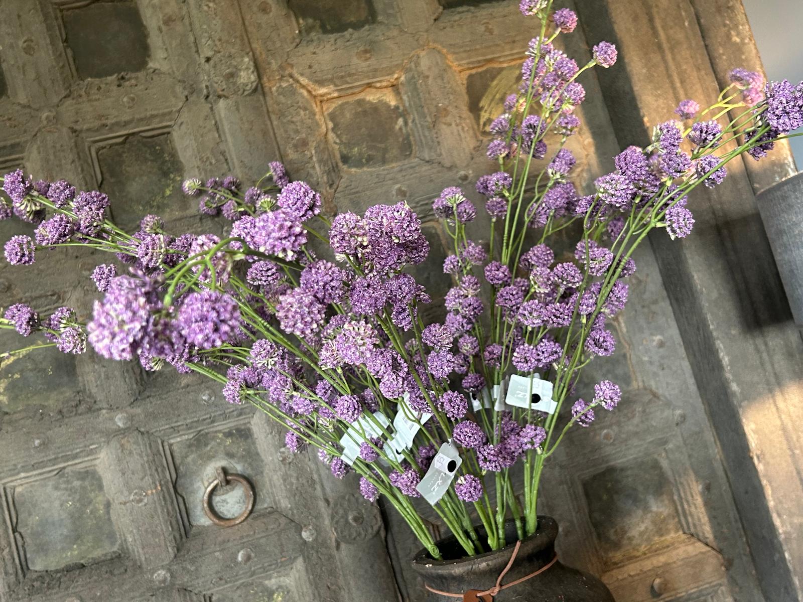 Sylxz Spring Flower Spray Ball Purple 110 cm | Erve Smit Landelijke decoratie Sylxz Spring Flower Spray Ball Purple 110 cm