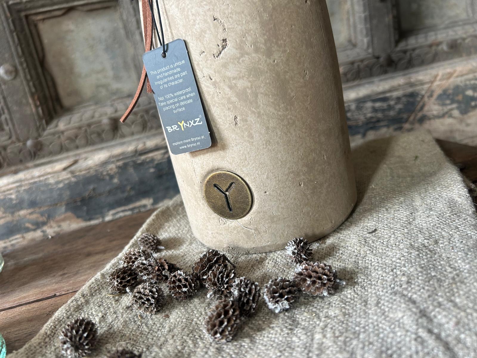 Brynxz Vase Luxury Leather Rope Majestic Taupe S | Erve Smit Landelijke decoratie Brynxz Vase Luxury Leather Rope Majestic Taupe S