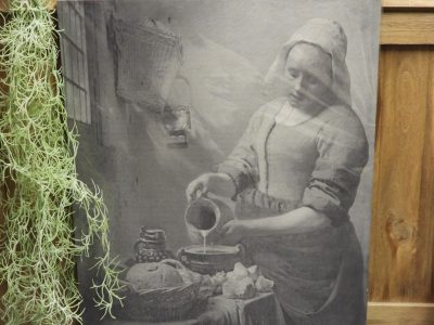 Schilders paneel: Melkmeisje grijs